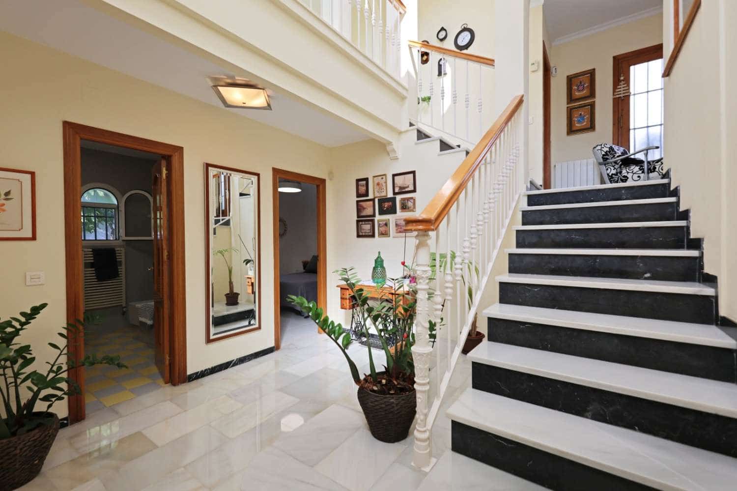 5 soveværelse Villa til salg i Nerja med swimmingpool garage - € 1.595.000 (Ref: 9378681)