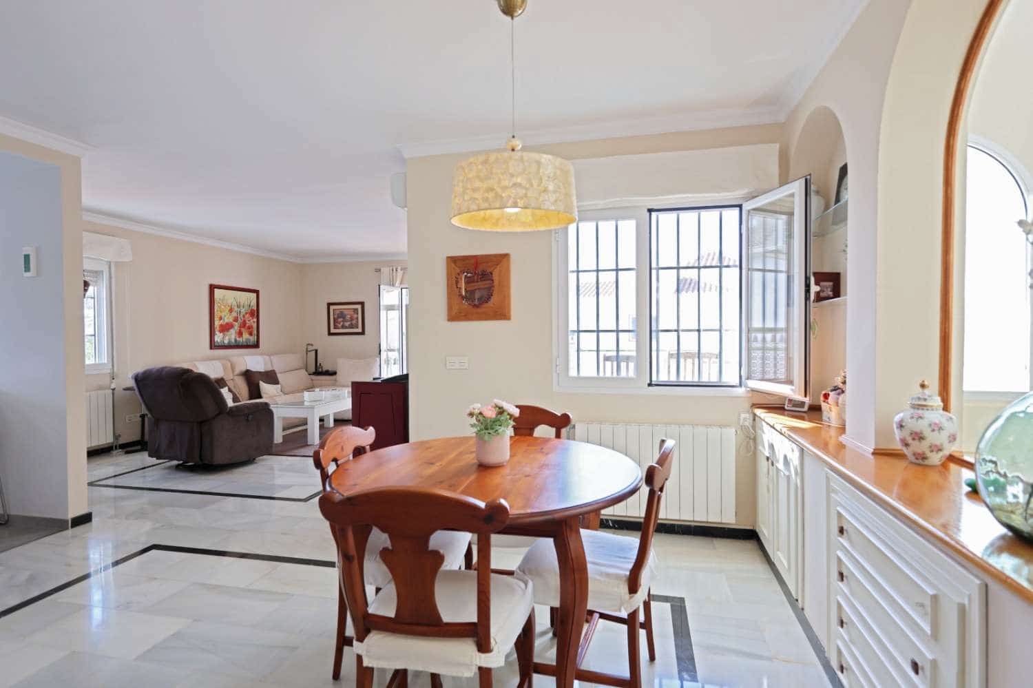 5 soveværelse Villa til salg i Nerja med swimmingpool garage - € 1.595.000 (Ref: 9378681)