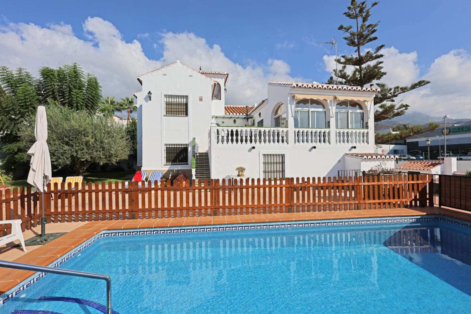5 soveværelse Villa til salg i Nerja med swimmingpool garage - € 1.595.000 (Ref: 9378681)