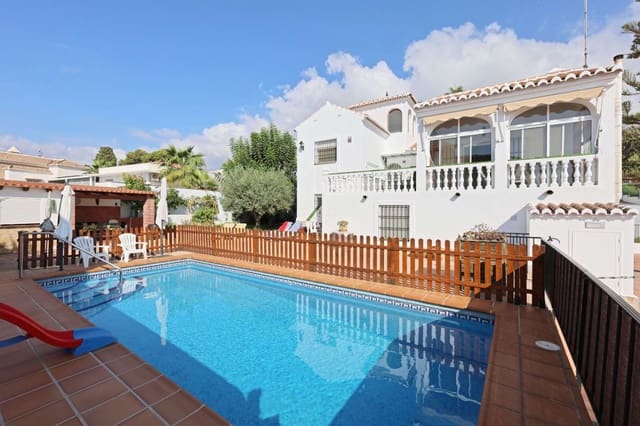 5 soveværelse Villa til salg i Nueva Nerja, Nerja med swimmingpool garage - € 1.595.000 (Ref: 9378681)