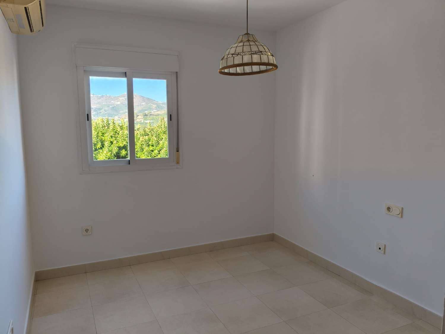 3 Zimmer Strandapartment zu verkaufen in Nerja mit Garage - 489.000 € (Ref: 9385081)