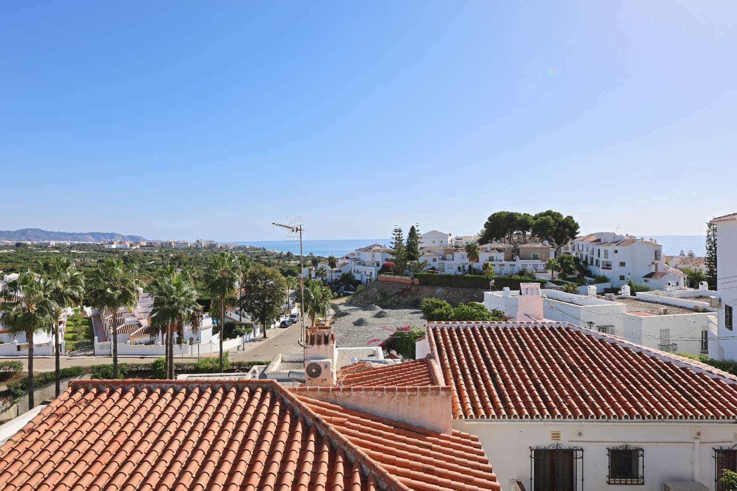 2 sypialnia Dom szeregowy na sprzedaż w Nerja z basenem - 289 000 € (Ref: 9390086)