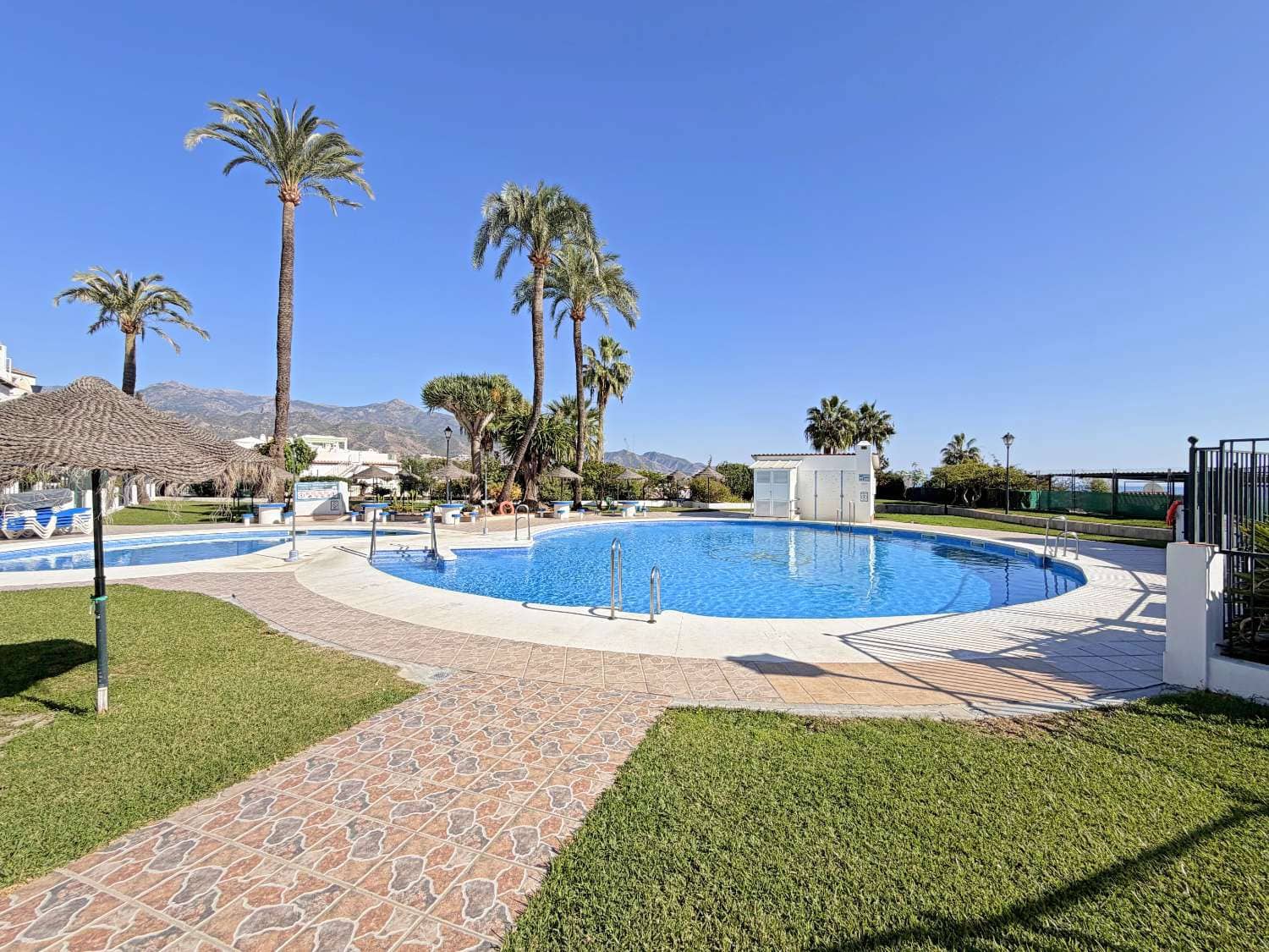 2 sypialnia Dom szeregowy na sprzedaż w Nerja z basenem - 289 000 € (Ref: 9390086)