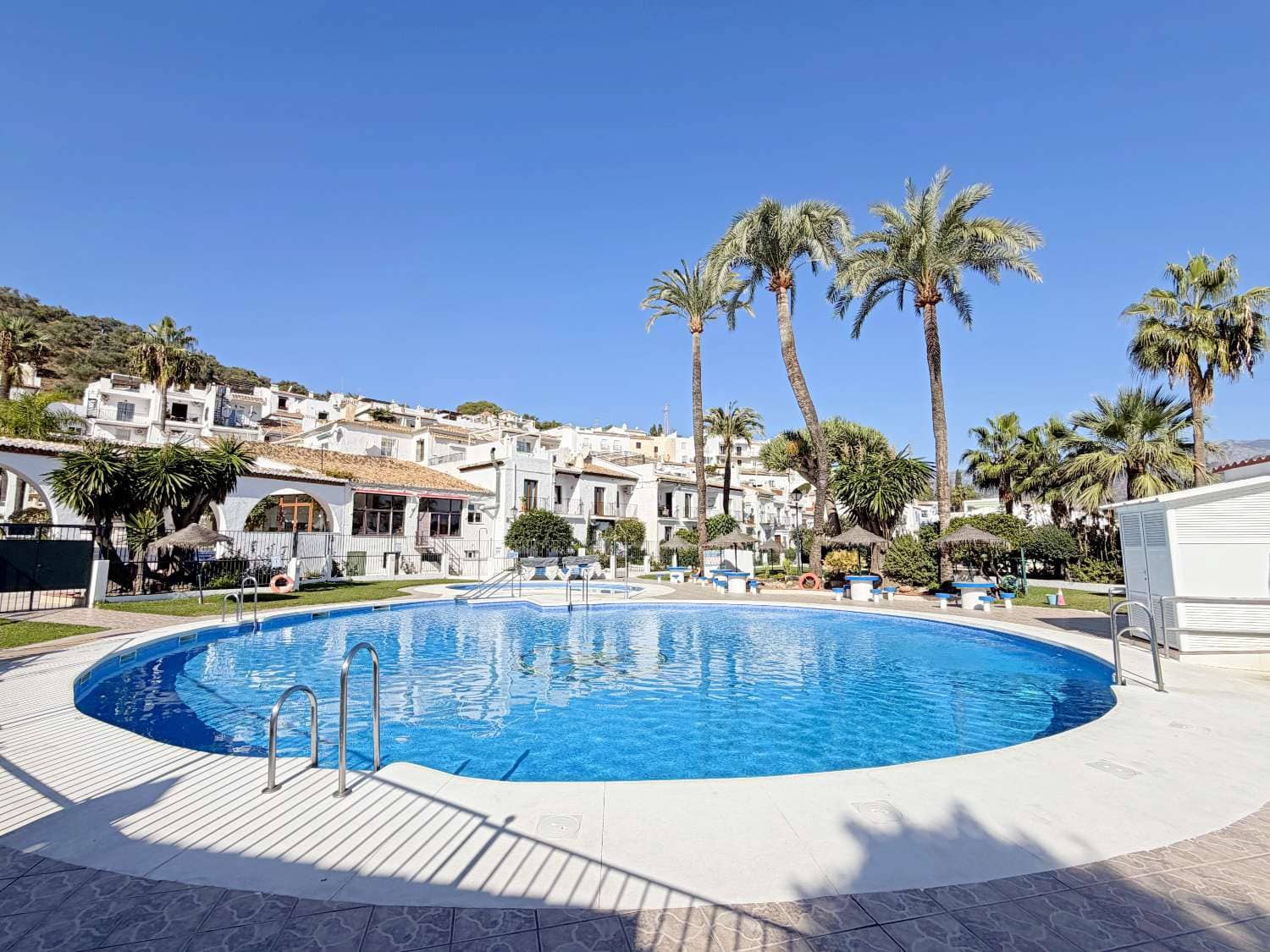 2 sypialnia Dom szeregowy na sprzedaż w Nerja z basenem - 289 000 € (Ref: 9390086)