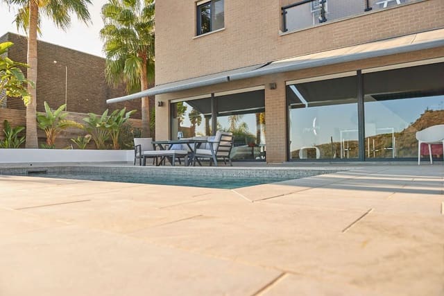 5 soveværelse Villa til salg i El Peñoncillo, Torrox med swimmingpool garage - € 995.000 (Ref: 9406189)