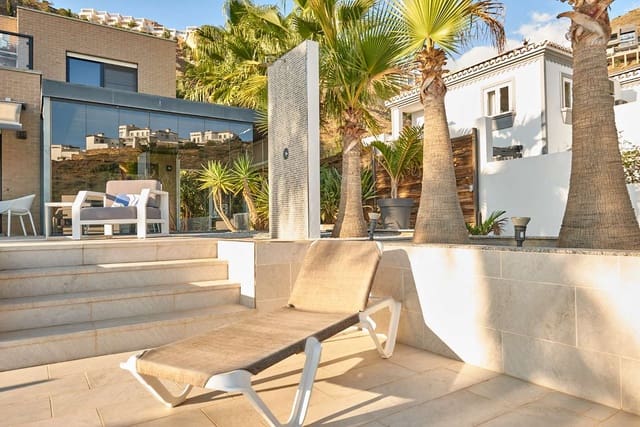 5 soveværelse Villa til salg i El Peñoncillo, Torrox med swimmingpool garage - € 995.000 (Ref: 9406189)