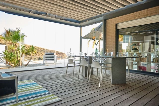 5 soveværelse Villa til salg i El Peñoncillo, Torrox med swimmingpool garage - € 995.000 (Ref: 9406189)