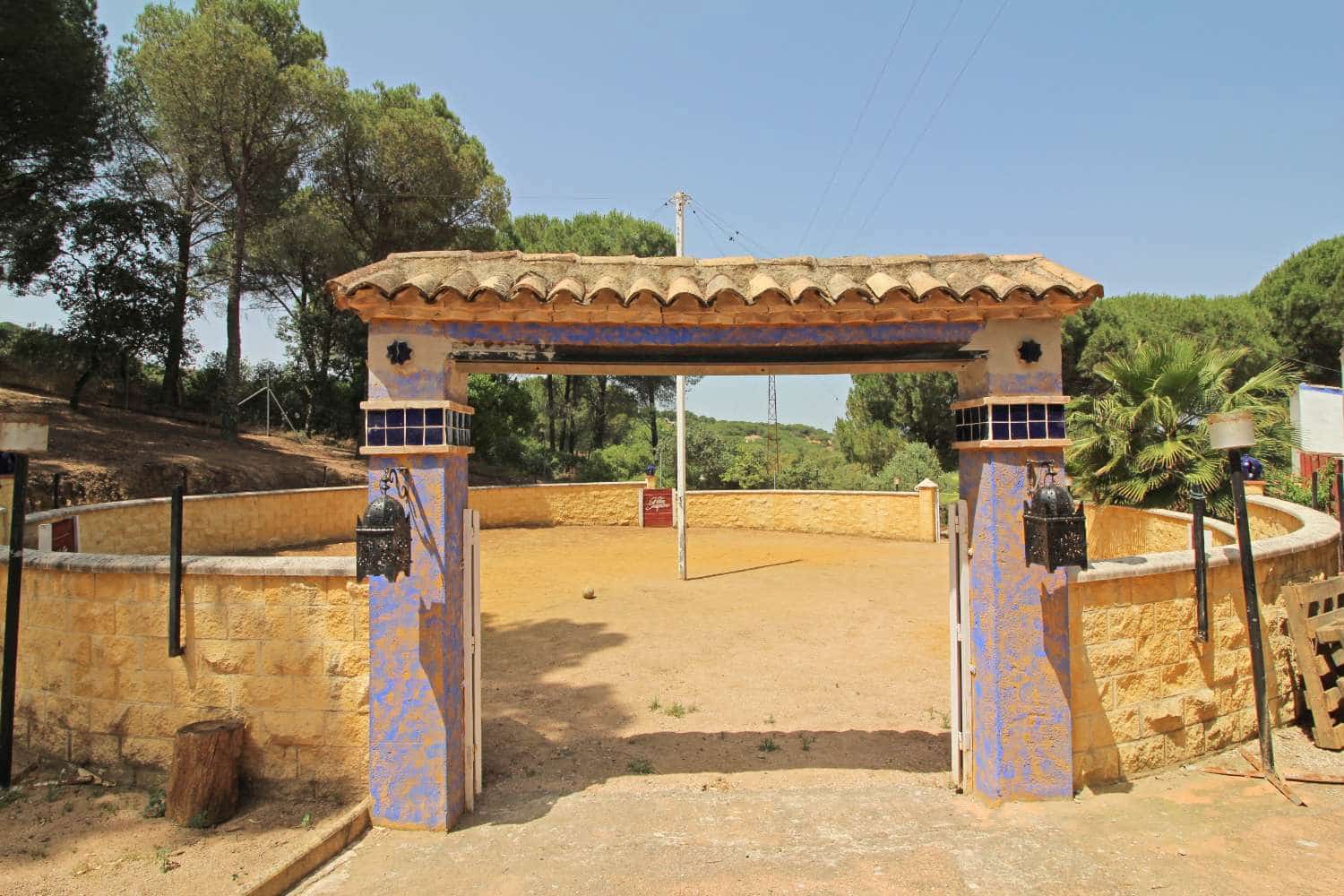 3 soveværelse Finca/Landehus til salg i Andujar med swimmingpool - € 329.000 (Ref: 9526056)