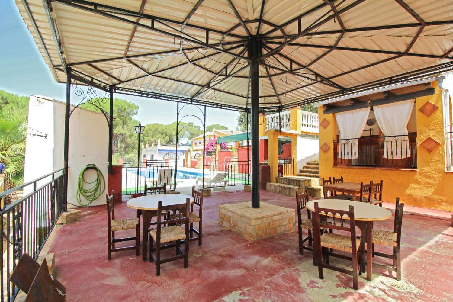 3 soveværelse Finca/Landehus til salg i Andujar med swimmingpool - € 329.000 (Ref: 9526056)