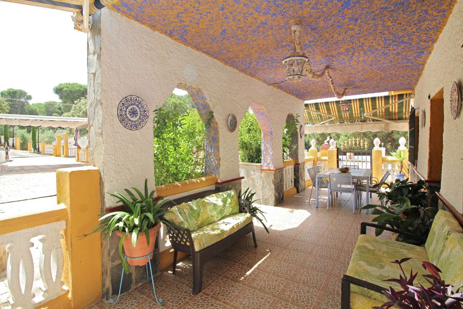 3 soveværelse Finca/Landehus til salg i Andujar med swimmingpool - € 329.000 (Ref: 9526056)