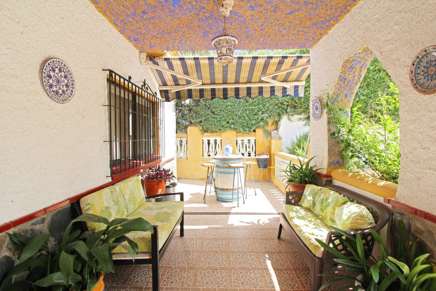 3 soveværelse Finca/Landehus til salg i Andujar med swimmingpool - € 329.000 (Ref: 9526056)