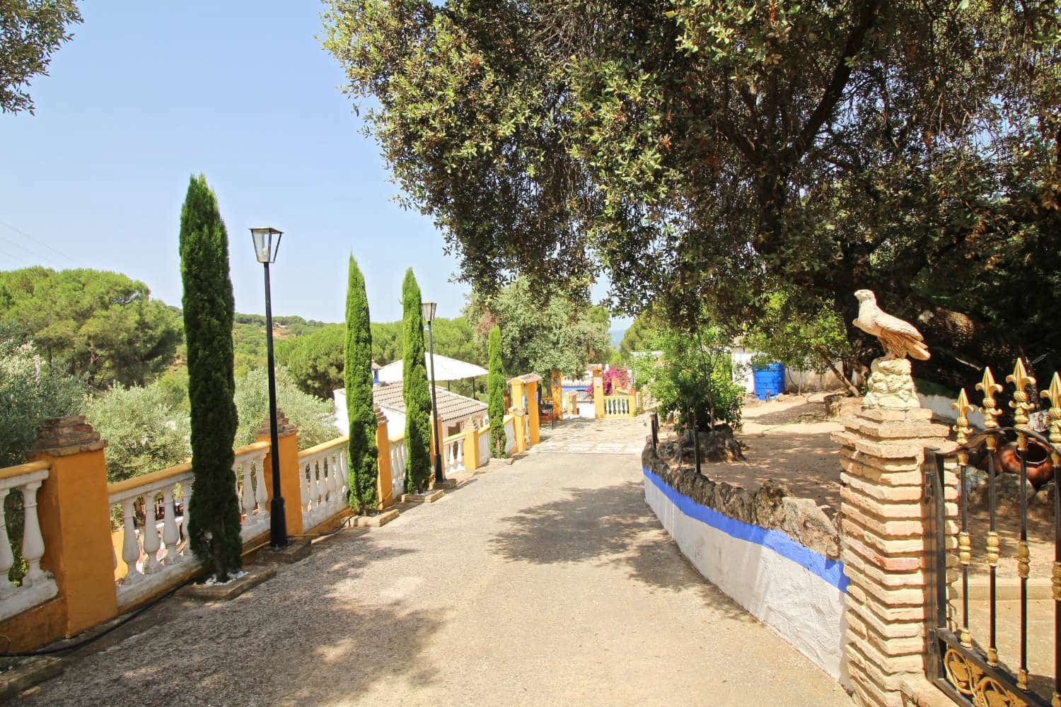 3 soveværelse Finca/Landehus til salg i Andujar med swimmingpool - € 329.000 (Ref: 9526056)