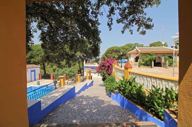 3 soveværelse Finca/Landehus til salg i Andújar med swimmingpool - € 329.000 (Ref: 9526056)