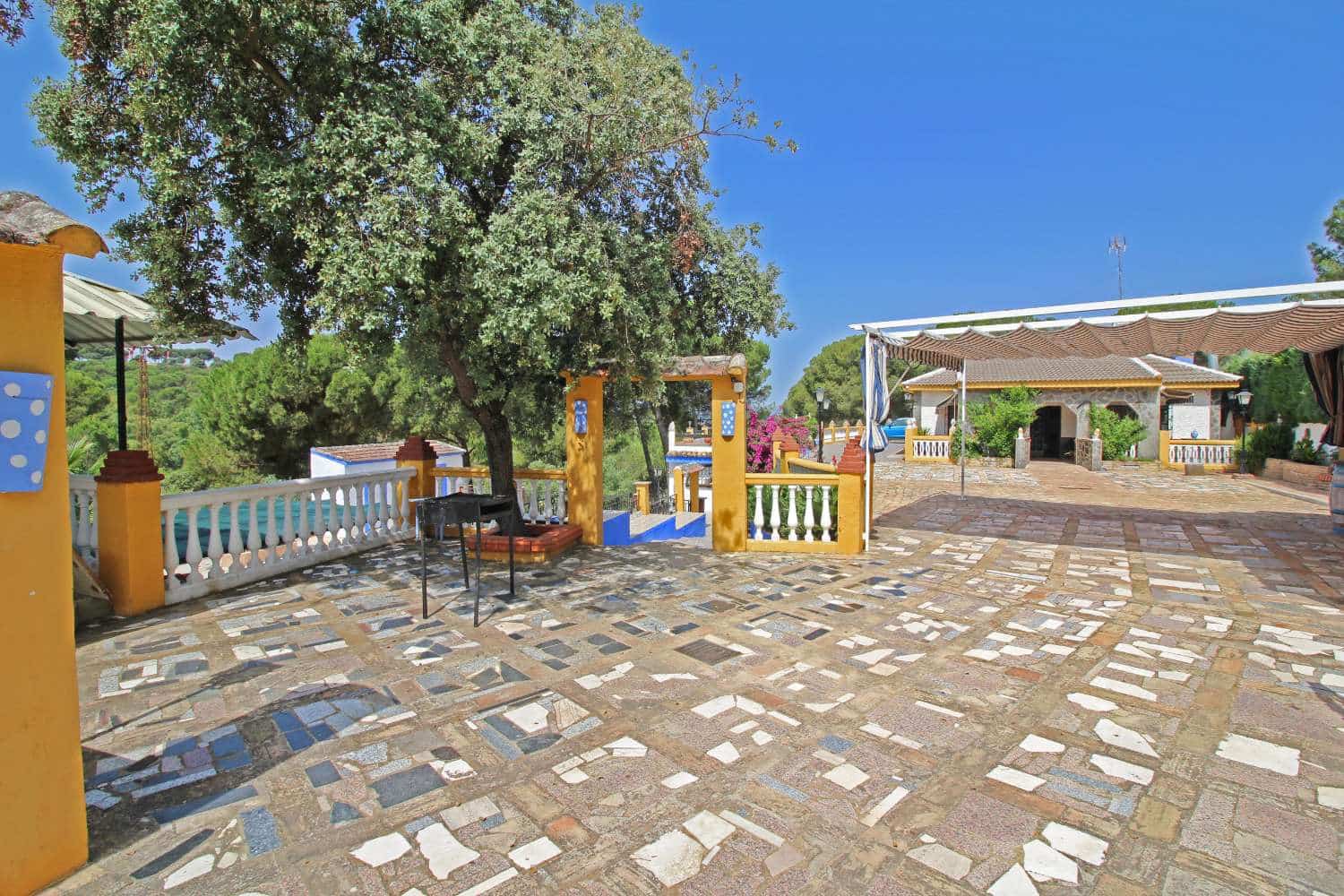 3 soveværelse Finca/Landehus til salg i Andujar med swimmingpool - € 329.000 (Ref: 9526056)