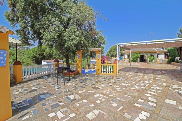 3 soveværelse Finca/Landehus til salg i Andújar med swimmingpool - € 329.000 (Ref: 9526056)