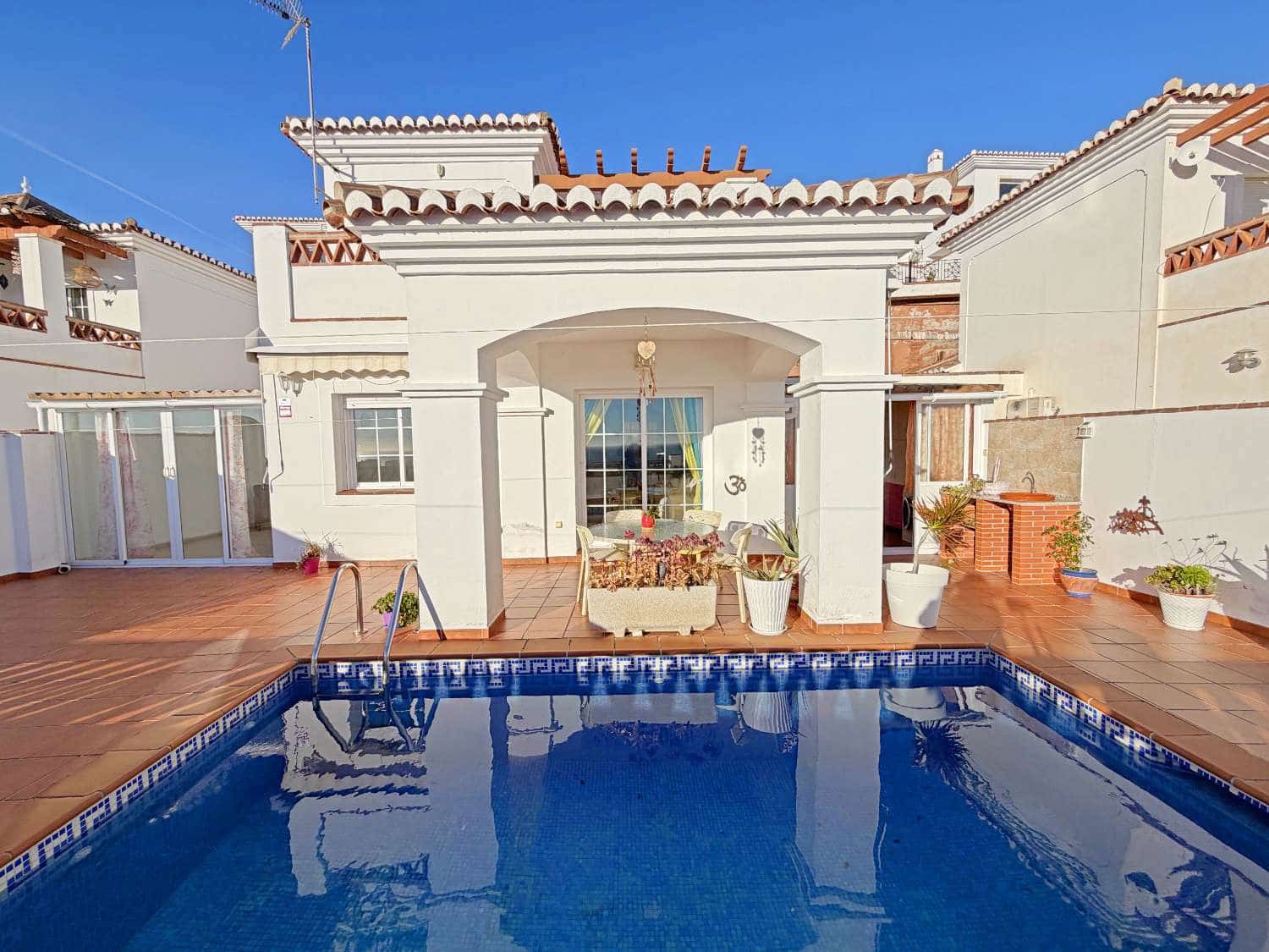 3 Zimmer Villa zu verkaufen in Torrox Park mit Pool Garage - 519.000 € (Ref: 9620751)