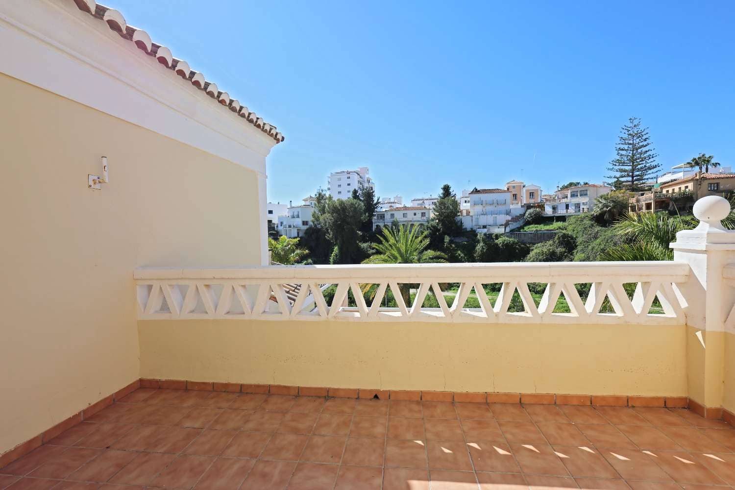 3 bedroom Semi-detached Villa for sale in Nerja with pool garage - € 475,000 (Ref: 9636301)
