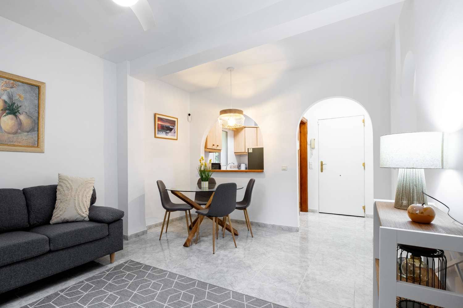 2 soveværelse Strandlejlighed til salg i Nerja med swimmingpool - € 279.000 (Ref: 9751565)