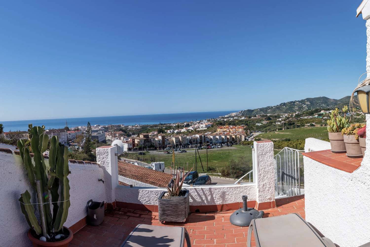Adosado de 2 habitaciones en Nerja en venta con piscina - 410.000 € (Ref: 9761650)