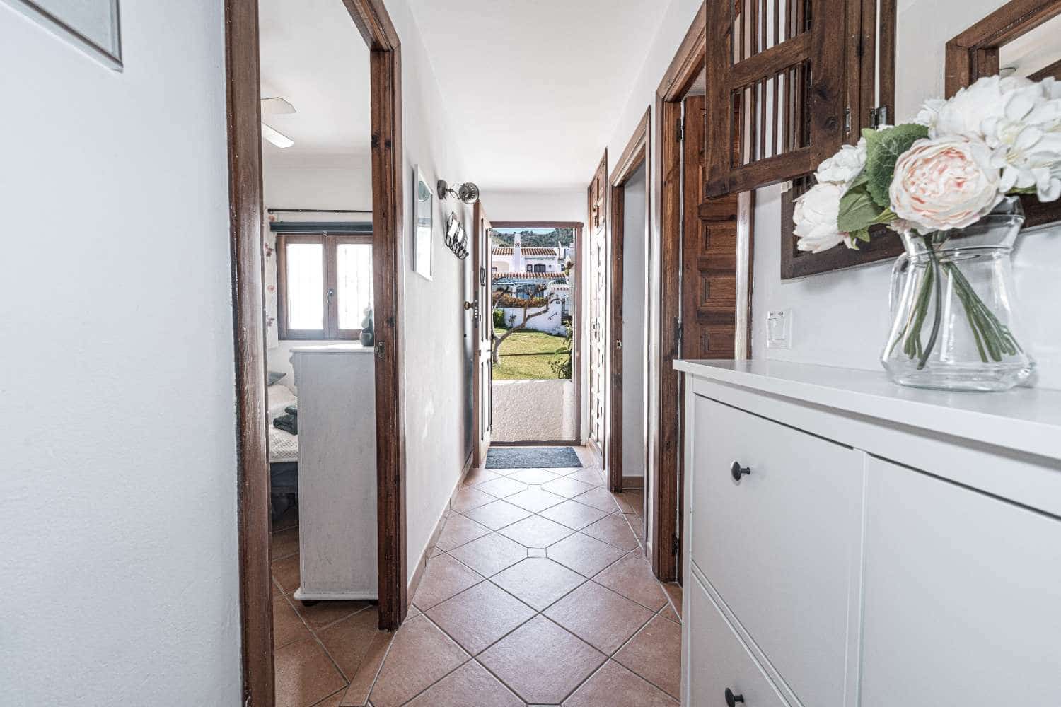 Adosado de 2 habitaciones en Nerja en venta con piscina - 410.000 € (Ref: 9761650)