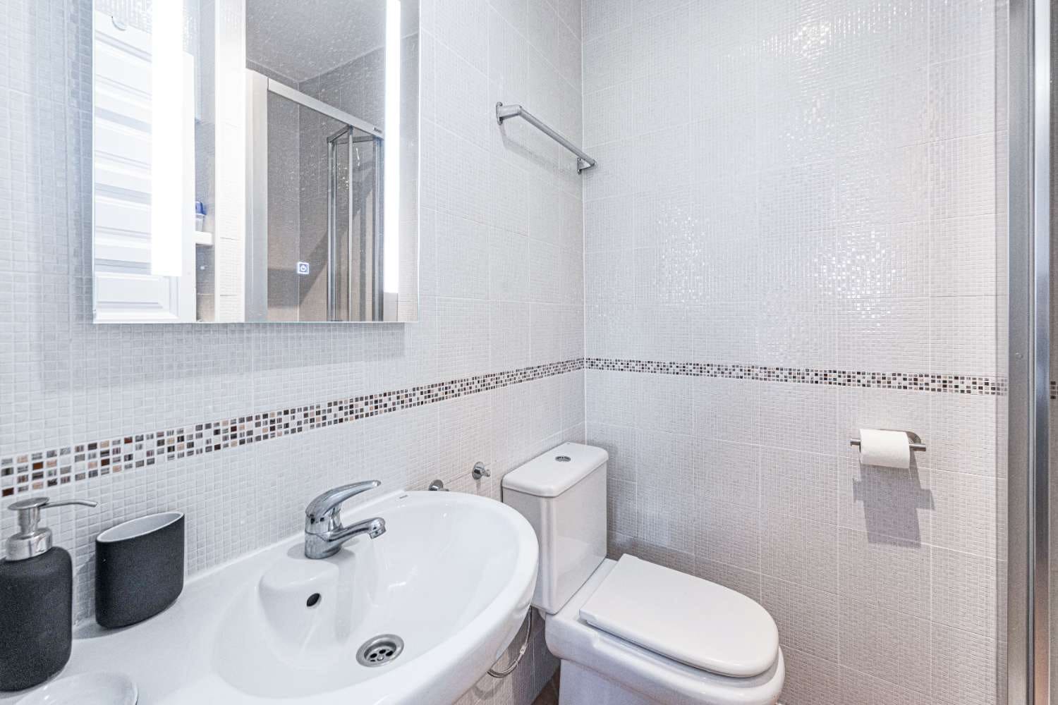 Adosado de 2 habitaciones en Nerja en venta con piscina - 410.000 € (Ref: 9761650)