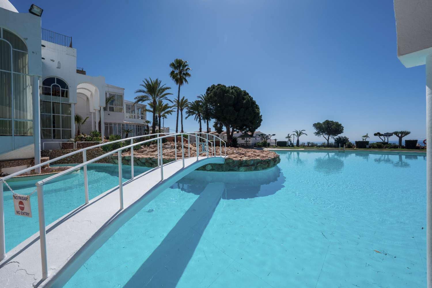 Adosado de 2 habitaciones en Nerja en venta con piscina - 410.000 € (Ref: 9761650)