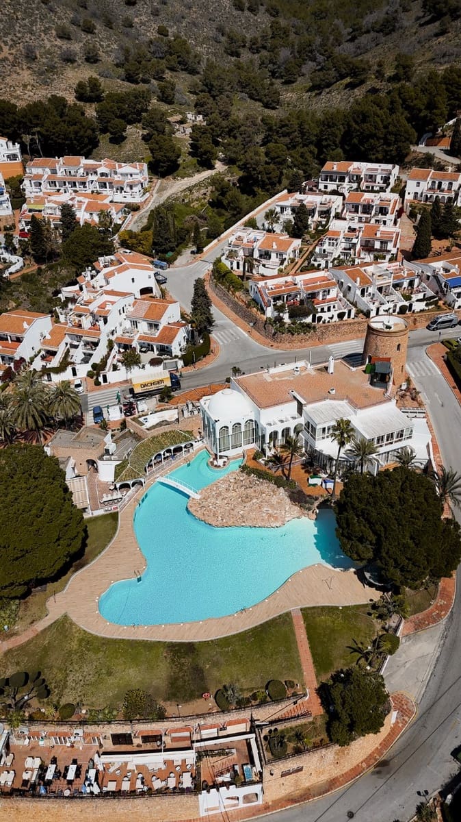 Adosado de 2 habitaciones en Nerja en venta con piscina - 410.000 € (Ref: 9761650)