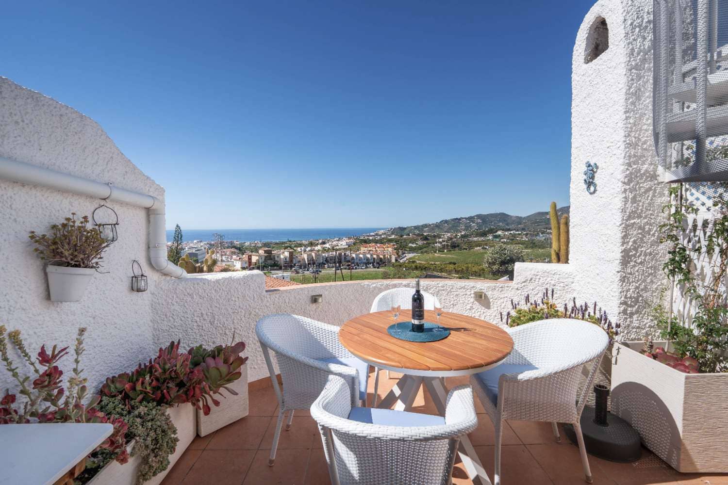 Adosado de 2 habitaciones en Nerja en venta con piscina - 410.000 € (Ref: 9761650)