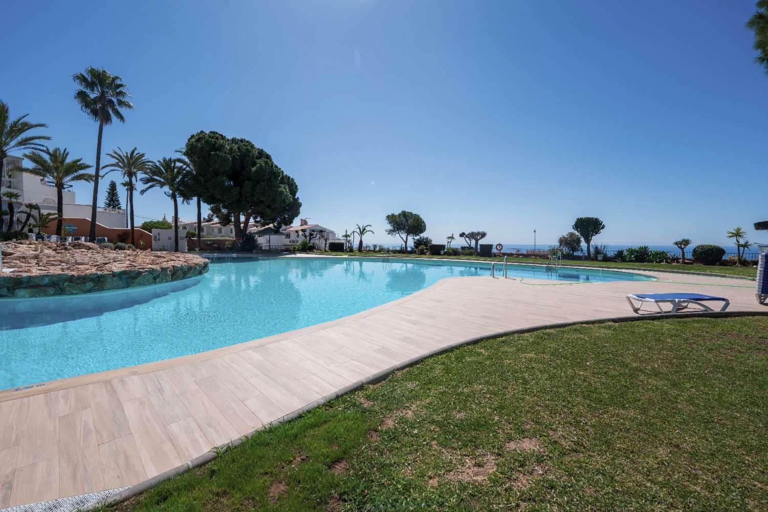 Adosado de 2 habitaciones en Nerja en venta con piscina - 410.000 € (Ref: 9761650)