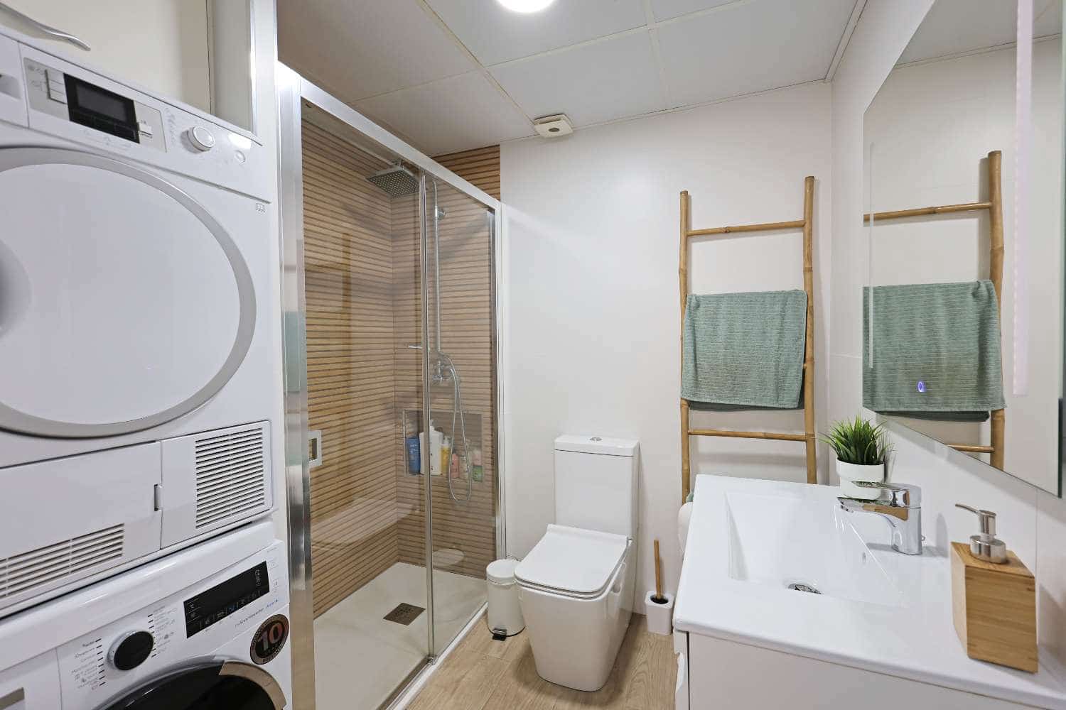 2 makuuhuone Paritalo myytävänä paikassa Torrox Park mukana uima-altaan - 329 000 € (Ref: 9790114)