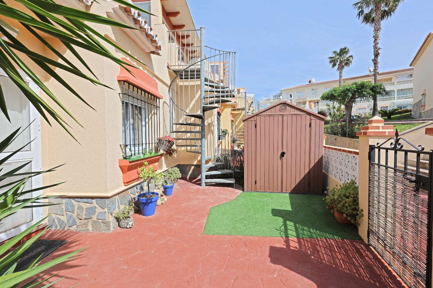 2 makuuhuone Paritalo myytävänä paikassa Torrox Park mukana uima-altaan - 329 000 € (Ref: 9790114)