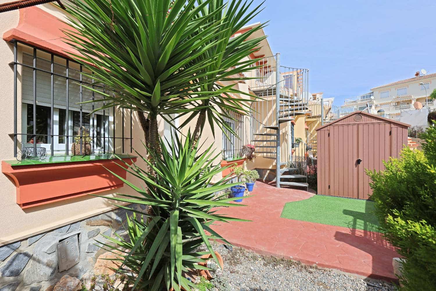 2 makuuhuone Paritalo myytävänä paikassa Torrox Park mukana uima-altaan - 329 000 € (Ref: 9790114)