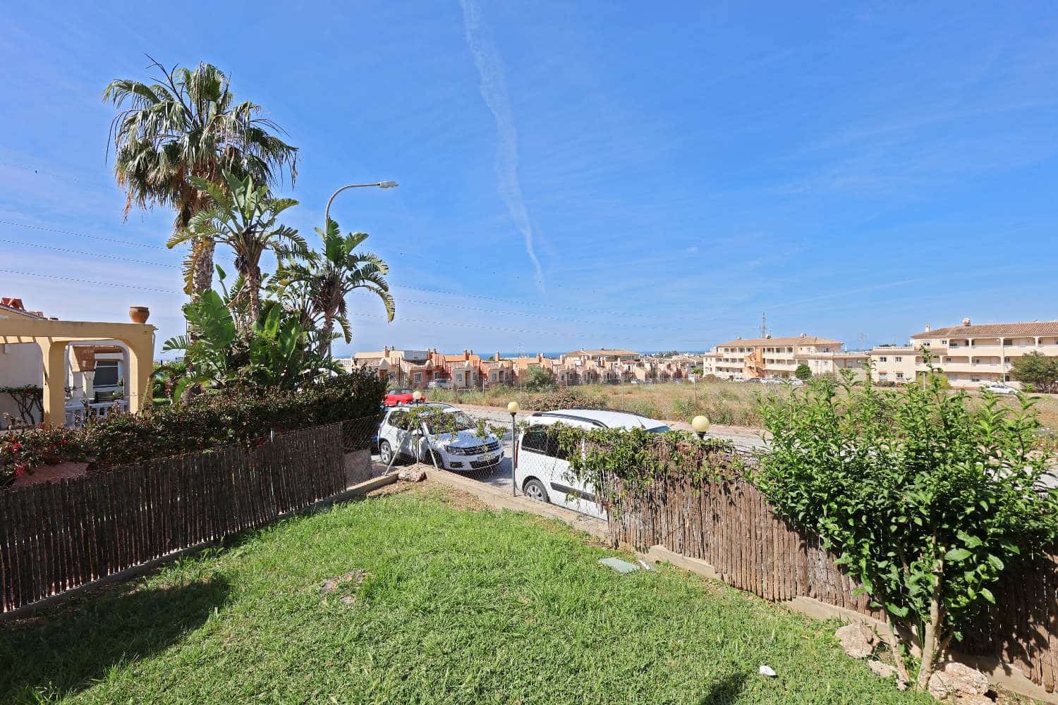 2 makuuhuone Paritalo myytävänä paikassa Torrox Park mukana uima-altaan - 299 900 € (Ref: 9790114)