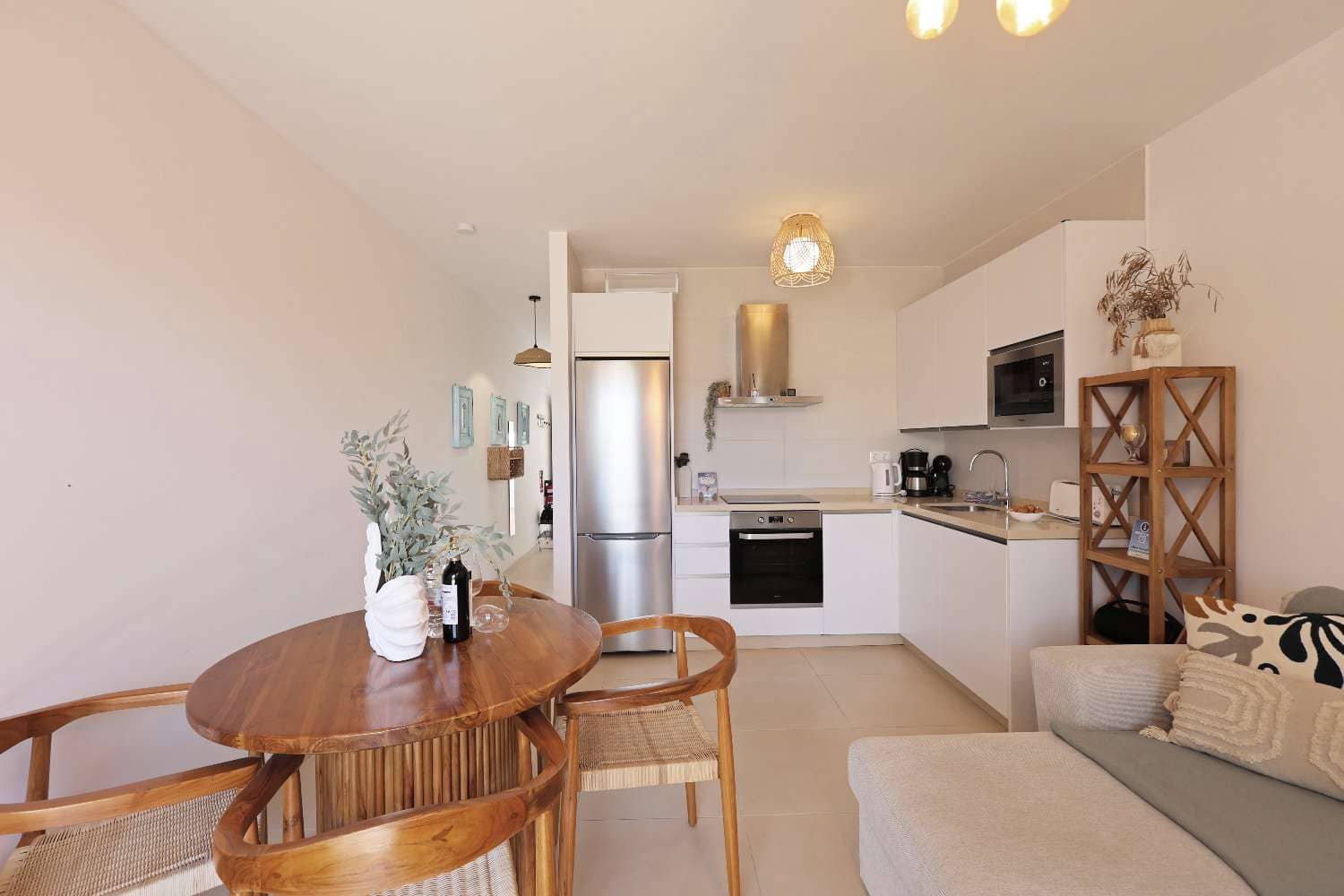 1 bedroom Beach Apartment for sale in Nerja with pool - € 285,000 (Ref: 9830557)