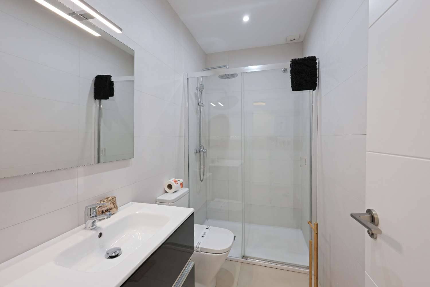 1 bedroom Beach Apartment for sale in Nerja with pool - € 285,000 (Ref: 9830557)