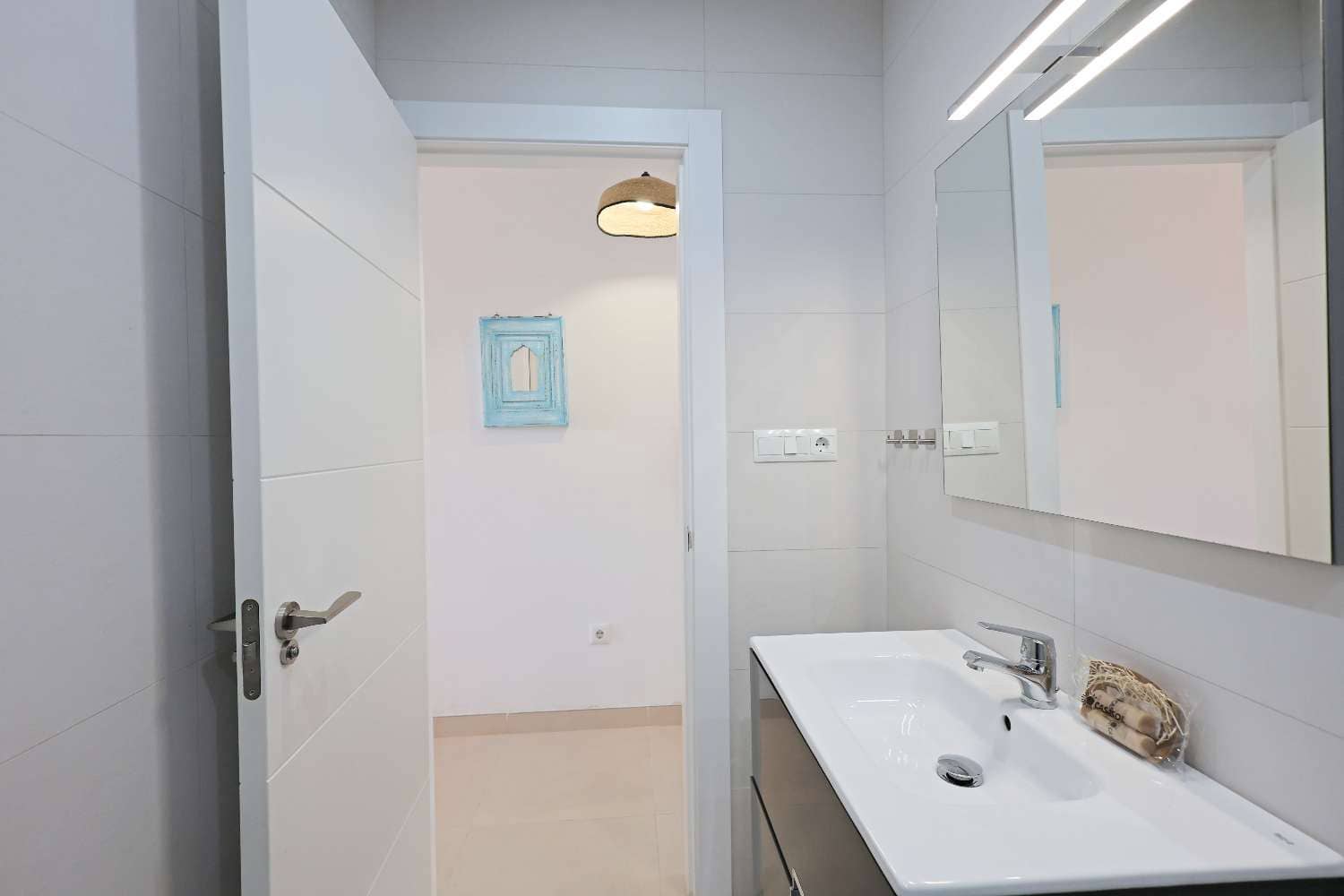 1 bedroom Beach Apartment for sale in Nerja with pool - € 285,000 (Ref: 9830557)