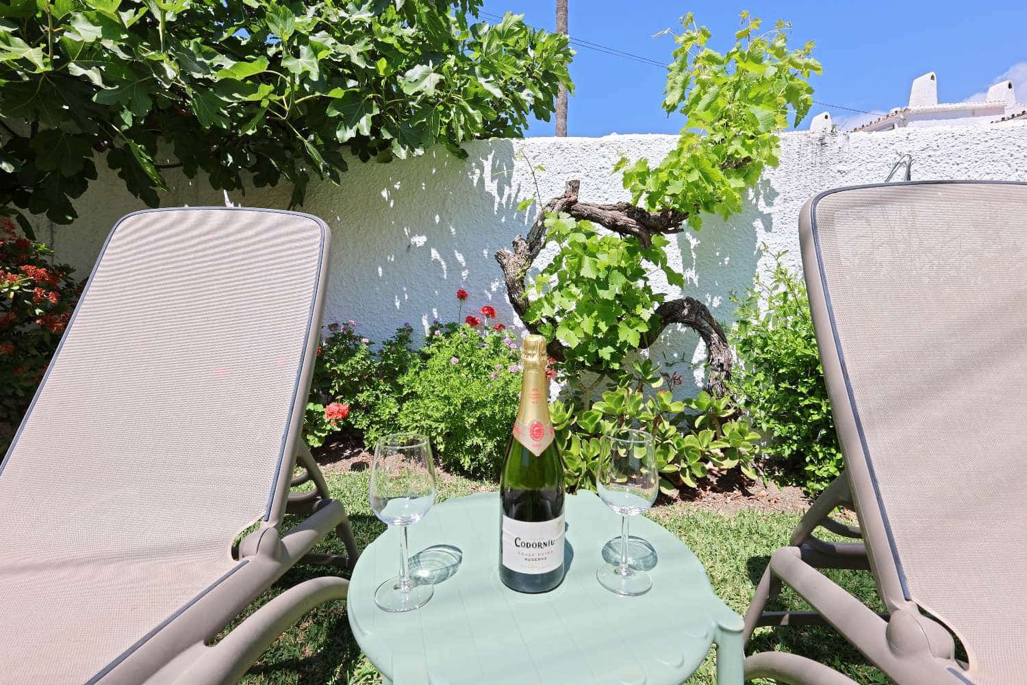 1 bedroom Beach Apartment for sale in Nerja with pool - € 285,000 (Ref: 9830557)