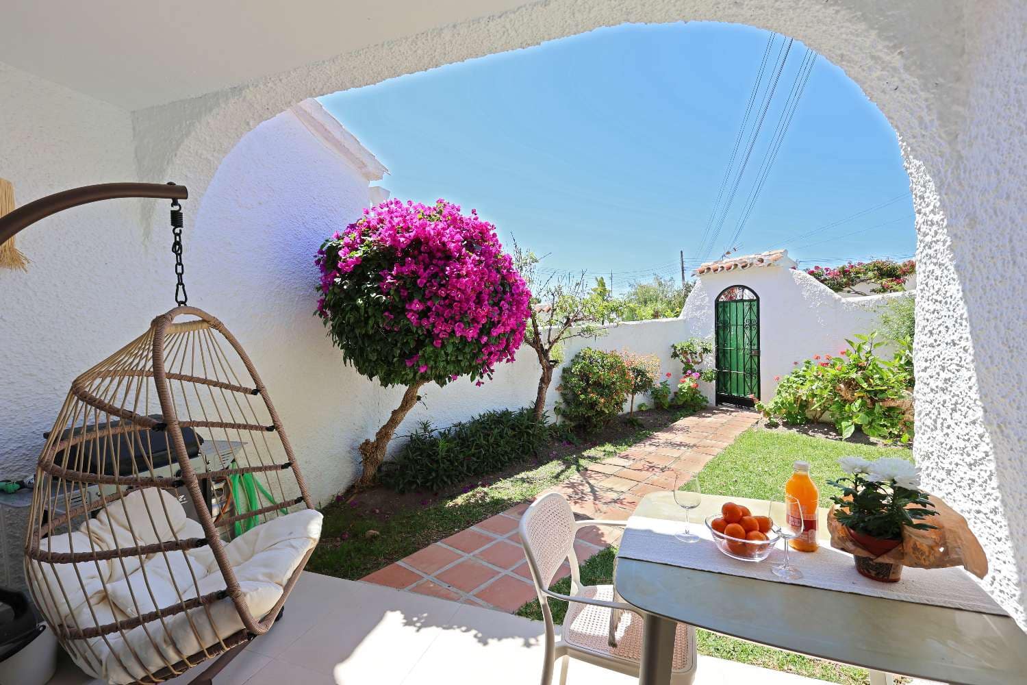1 bedroom Beach Apartment for sale in Nerja with pool - € 285,000 (Ref: 9830557)