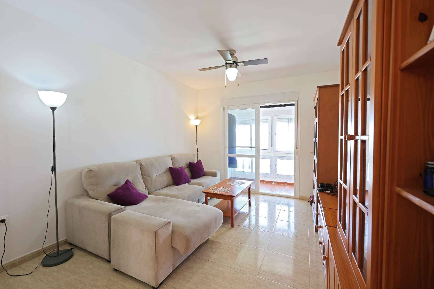 2 soveværelse Strandlejlighed til salg i Torrox Park med swimmingpool - € 235.000 (Ref: 9833186)