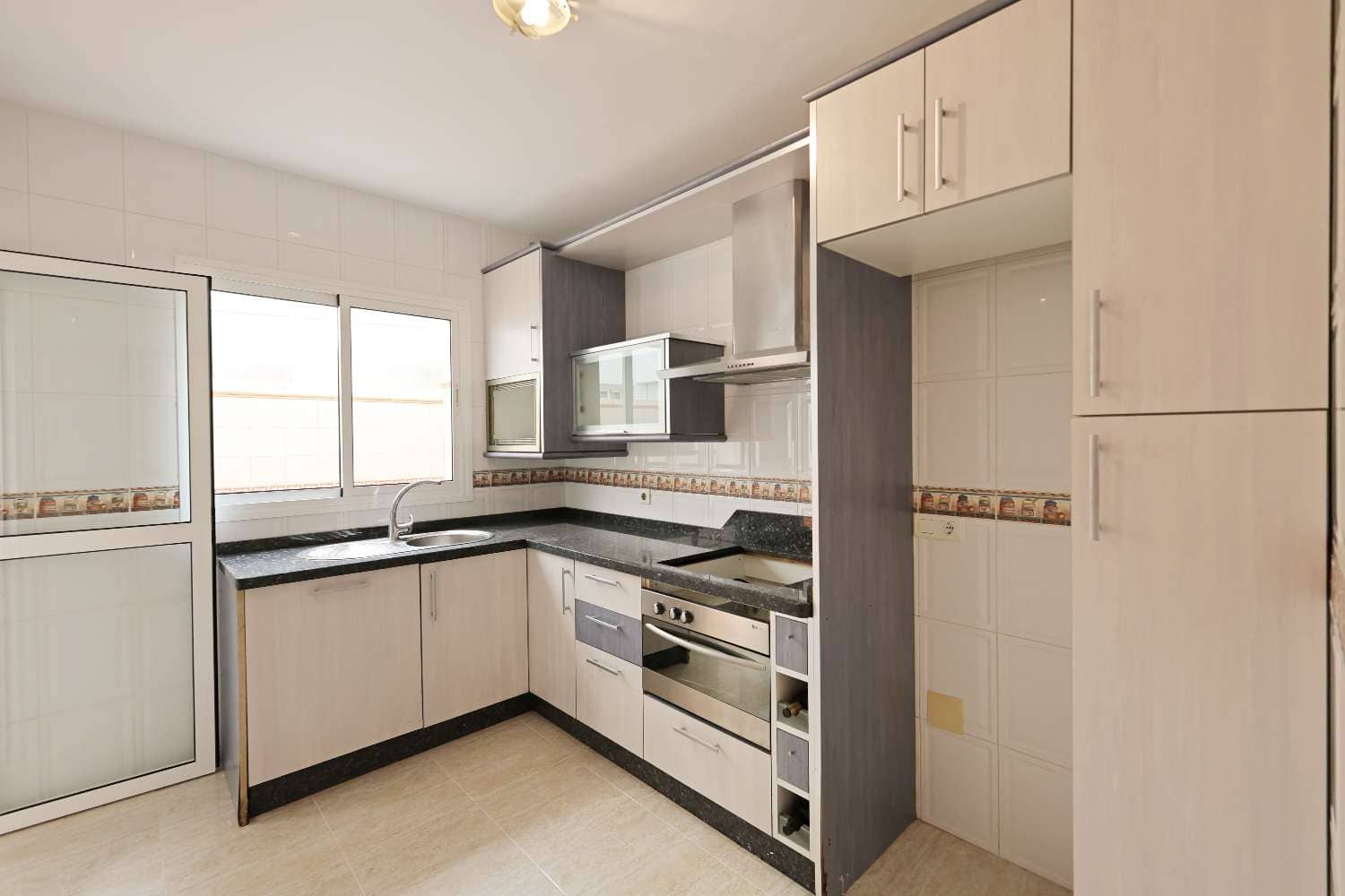 3 soverom Strandleiligheter til salgs i Torrox-Costa med svømmebasseng - € 279 000 (Ref: 9833187)