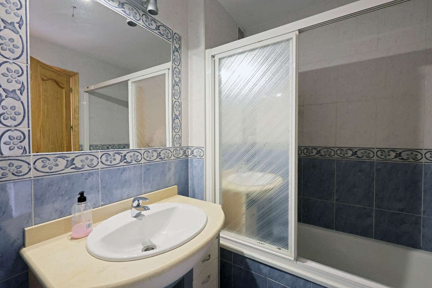 3 soverom Strandleiligheter til salgs i Torrox-Costa med svømmebasseng - € 279 000 (Ref: 9833187)
