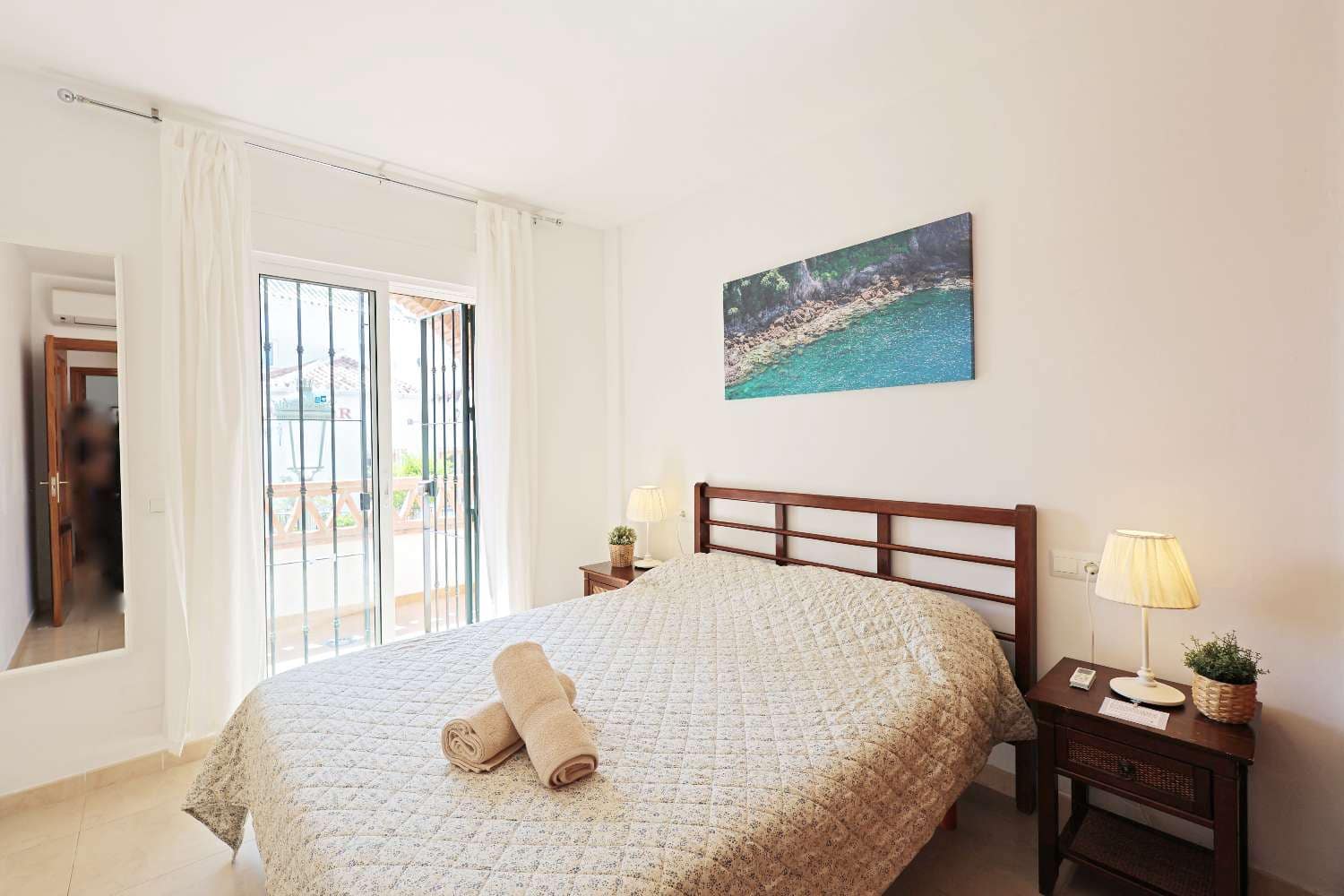 2 bedroom Beach Apartment for sale in Nerja with pool - € 349,000 (Ref: 9833188)