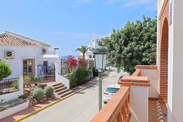 2 bedroom Beach Apartment for sale in Burriana, Nerja with pool - € 349,000 (Ref: 9833188)
