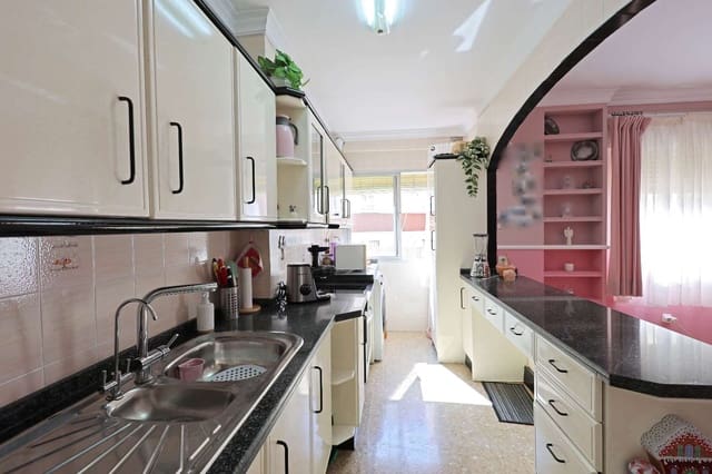 3 Zimmer Wohnung zu verkaufen in Centro, Nerja mit Garage - 349.000 € (Ref: 9835095)