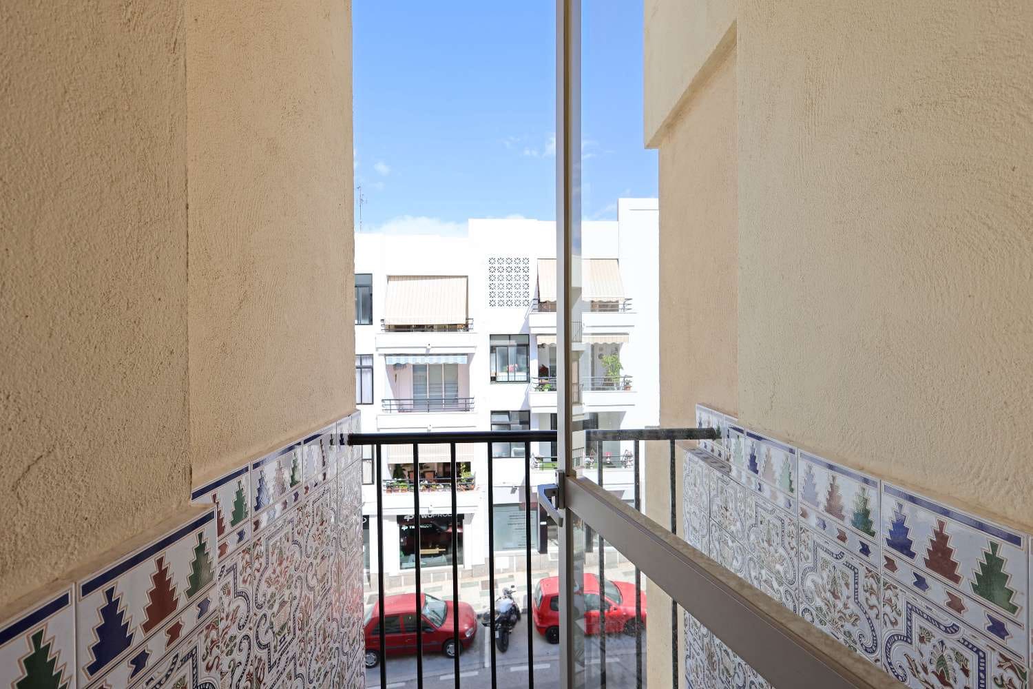 3 bedroom Flat for sale in Nerja with garage - € 349,000 (Ref: 9835095)