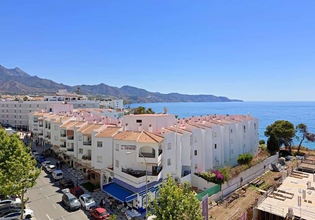 2 soveværelse Strandlejlighed til salg i Centro, Nerja - € 382.000 (Ref: 9850867)