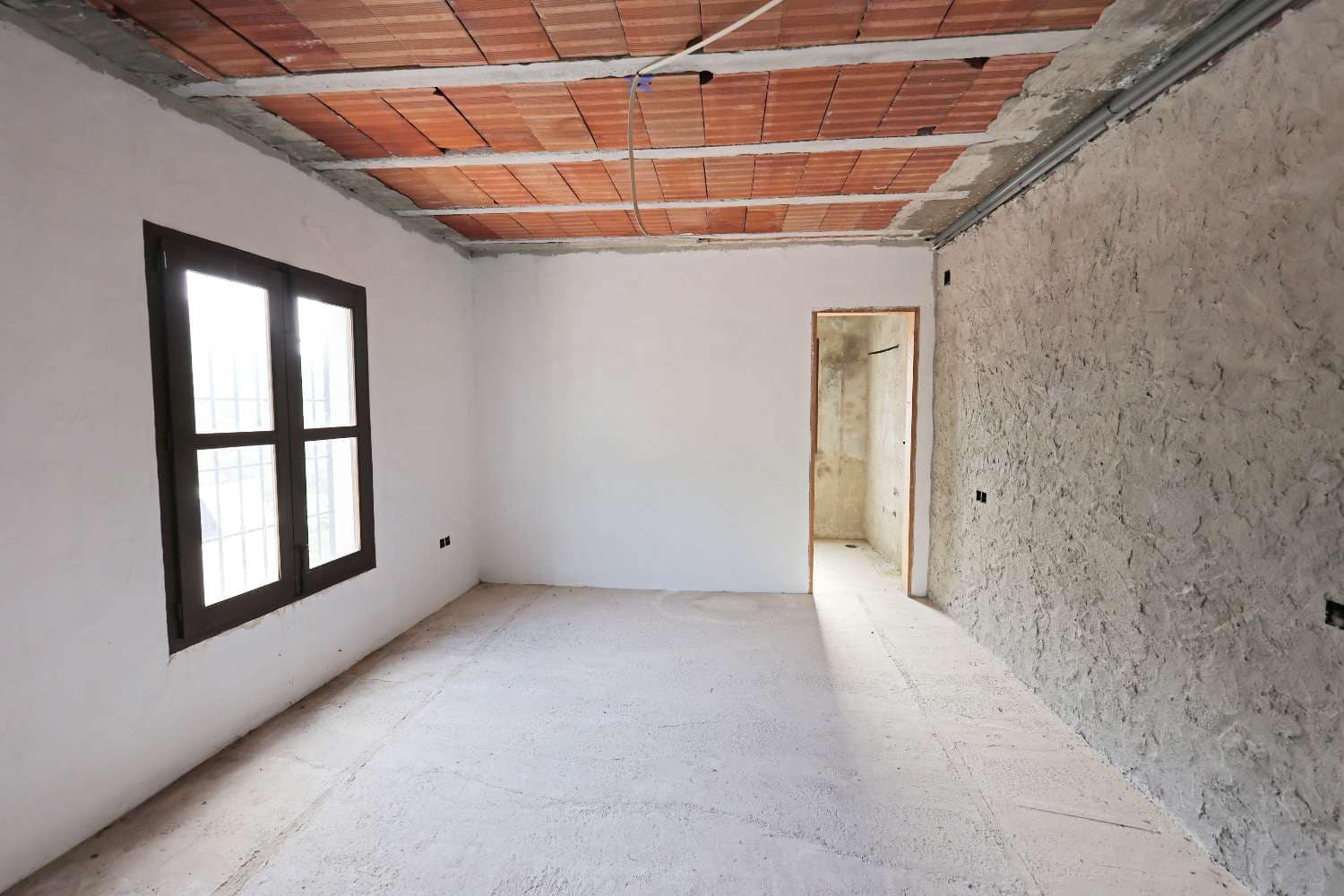 9 bedroom Finca/Country House for sale in Competa with pool - € 295,000 (Ref: 9863980)
