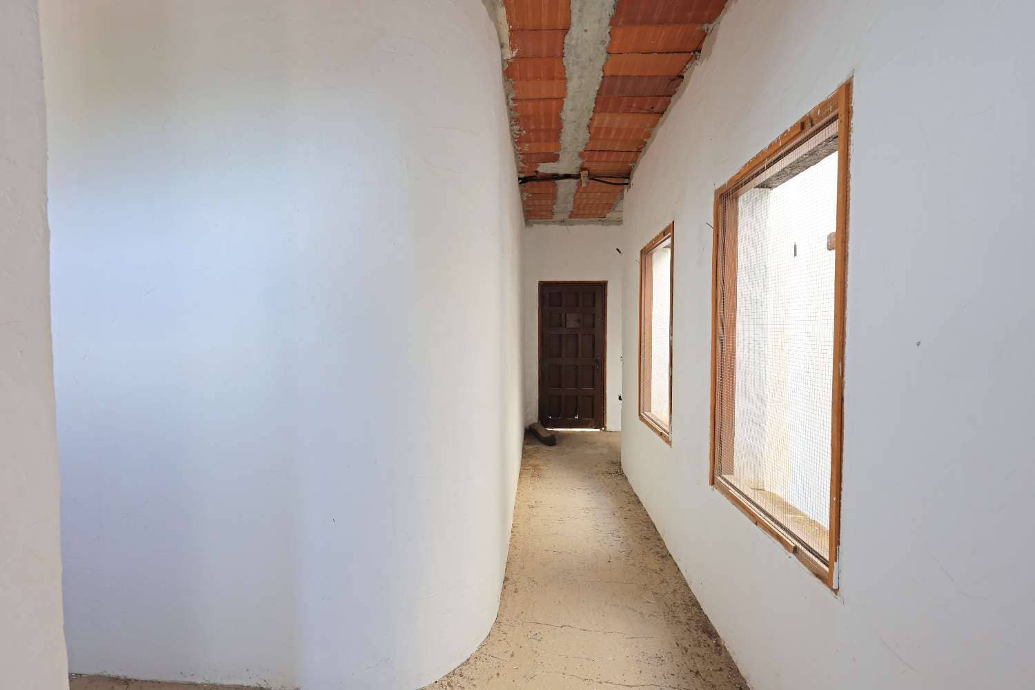 9 bedroom Finca/Country House for sale in Competa with pool - € 295,000 (Ref: 9863980)