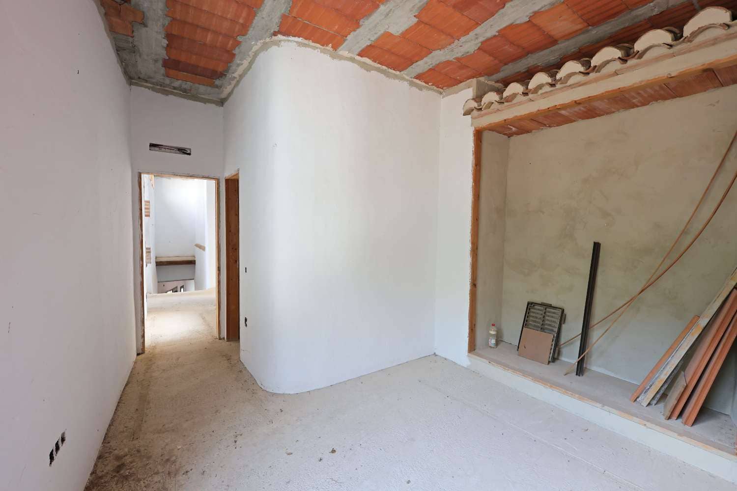 9 bedroom Finca/Country House for sale in Competa with pool - € 295,000 (Ref: 9863980)
