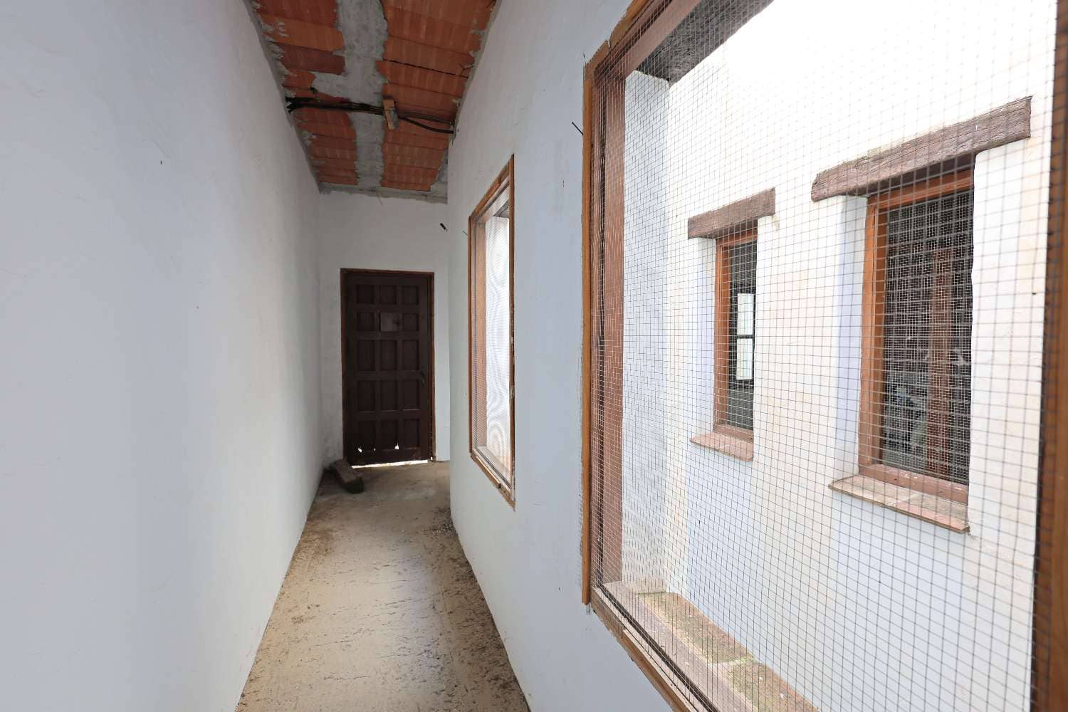 9 bedroom Finca/Country House for sale in Competa with pool - € 295,000 (Ref: 9863980)